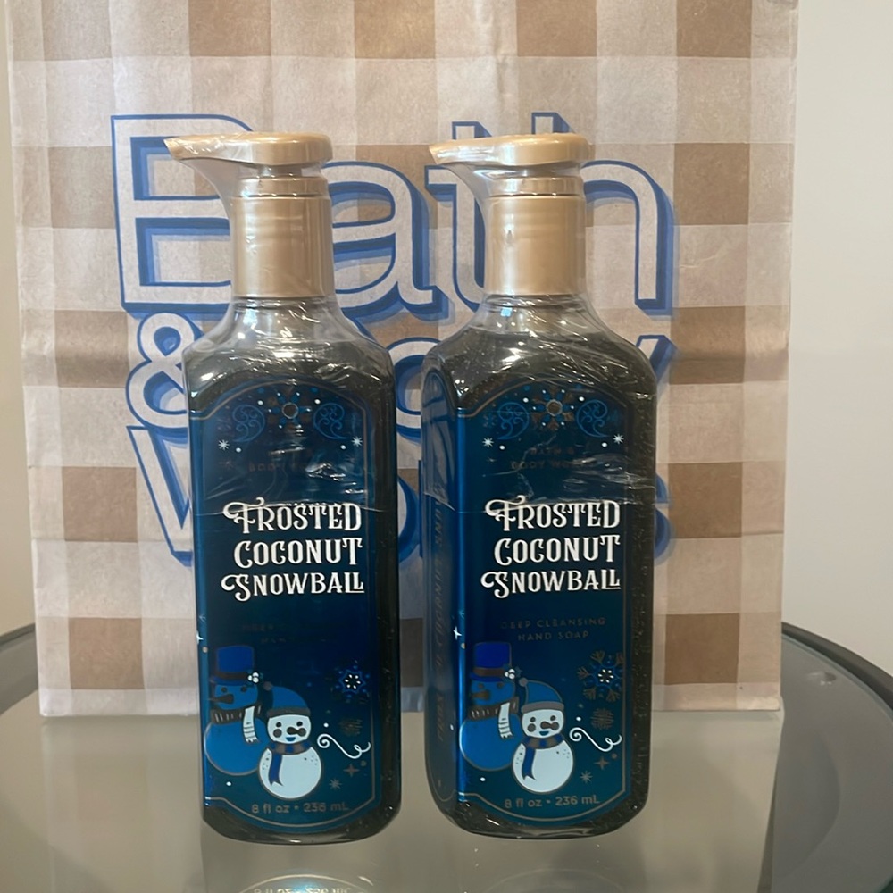 Bath & Body Works Deep Cleansing Hand Soap - Frosted Coconut Snowball Scent